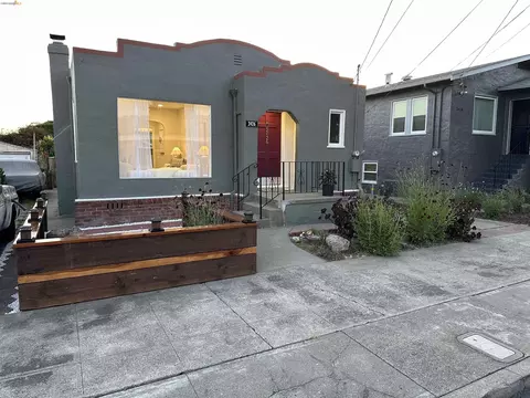 2426 West St, Berkeley, CA 94702
