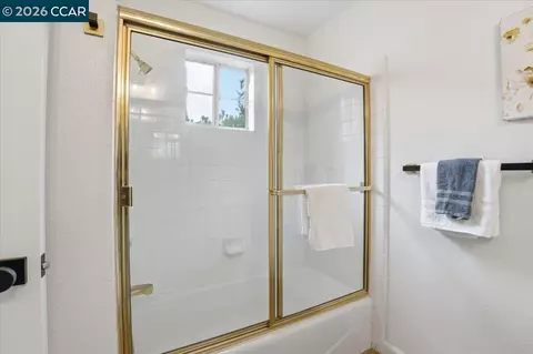 Bath - 5209 Arden Way, Carmichael, CA 95608 photo 5 of 9