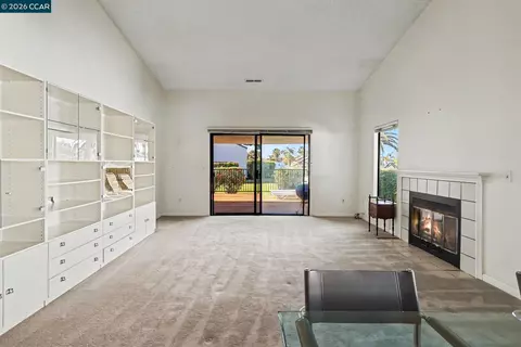Living - 5762 Cutter Loop, Discovery Bay, CA 94505 photo 2 of 4