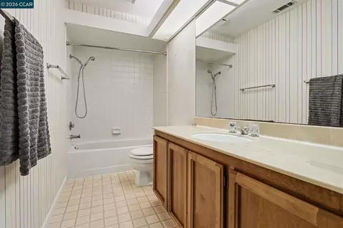 Bath - 5762 Cutter Loop, Discovery Bay, CA 94505 photo 2 of 2