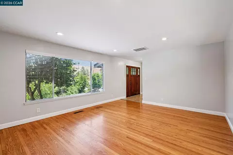 Living - 486 Butterfield Pl, Moraga, CA 94556 photo 5 of 10