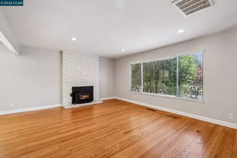 Living - 486 Butterfield Pl, Moraga, CA 94556 photo 3 of 10