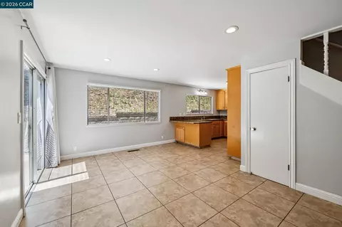 Living - 486 Butterfield Pl, Moraga, CA 94556 photo 8 of 10