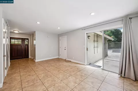 Living - 486 Butterfield Pl, Moraga, CA 94556 photo 9 of 10