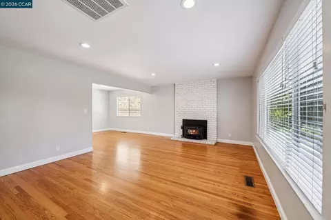 Living - 486 Butterfield Pl, Moraga, CA 94556 photo 1 of 10