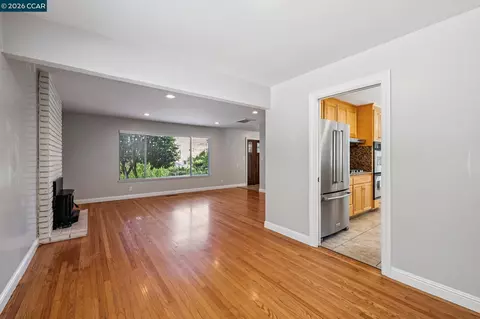 Living - 486 Butterfield Pl, Moraga, CA 94556 photo 6 of 10