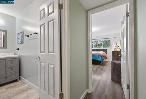 Entry Way - 1984 Ascot Dr #C, Moraga, CA 94556 photo 2 of 5