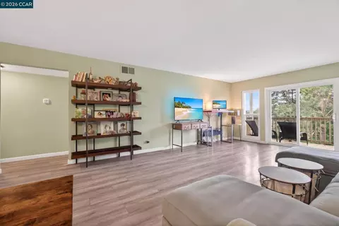 Living - 1984 Ascot Dr #C, Moraga, CA 94556 photo 4 of 6