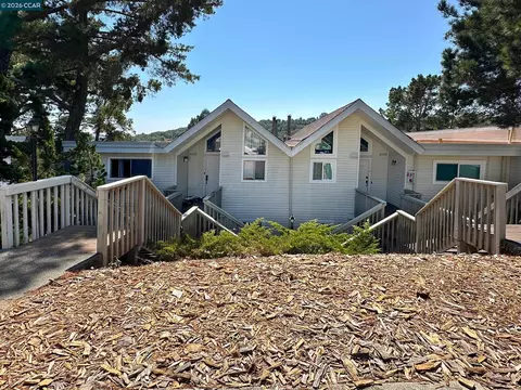 Exterior - 1984 Ascot Dr #C, Moraga, CA 94556 photo 7 of 9