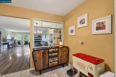 Entry Way - 1984 Ascot Dr #C, Moraga, CA 94556 photo 1 of 5