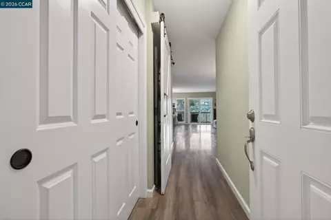 Entry Way - 1984 Ascot Dr #C, Moraga, CA 94556 photo 4 of 5