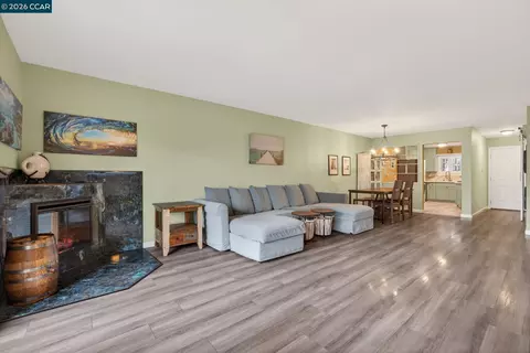 Living - 1984 Ascot Dr #C, Moraga, CA 94556 photo 3 of 6