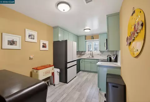 Kitchen - 1984 Ascot Dr #C, Moraga, CA 94556 photo 2 of 5
