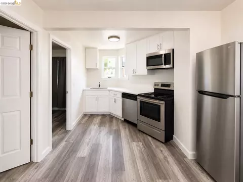 Kitchen - 1313 Curtis St, Berkeley, CA 94702 photo 3 of 4