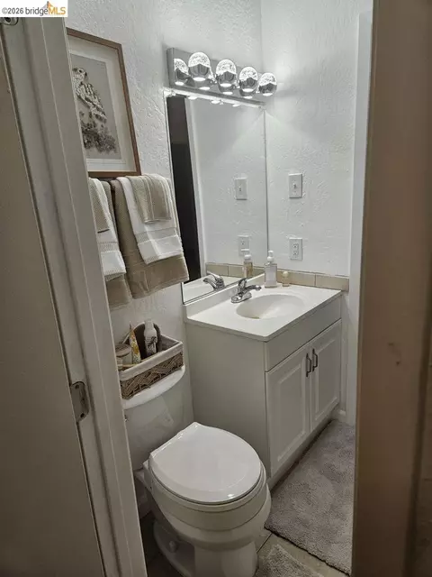 Bath - 1804 Derby St, Berkeley, CA 94703 photo 4 of 5