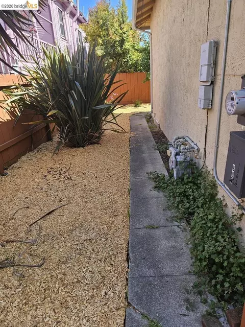 Exterior - 1804 Derby St, Berkeley, CA 94703 photo 2 of 6