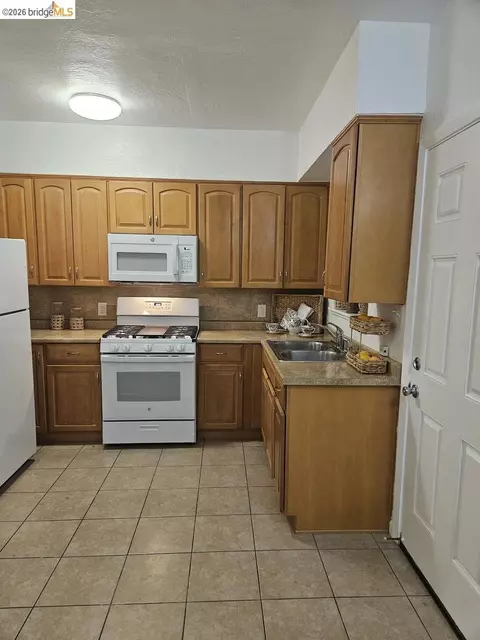 Kitchen - 1804 Derby St, Berkeley, CA 94703 photo 1 of 5