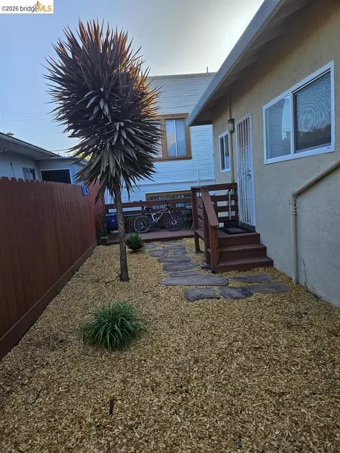Exterior - 1804 Derby St, Berkeley, CA 94703 photo 7 of 10