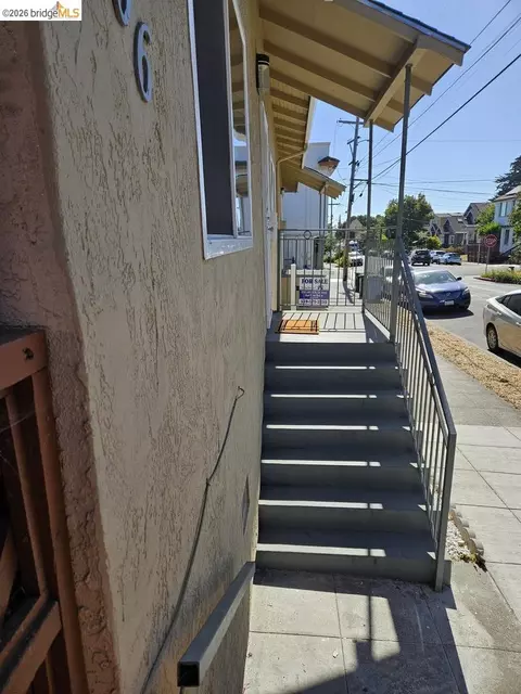 Exterior - 1804 Derby St, Berkeley, CA 94703 photo 10 of 10