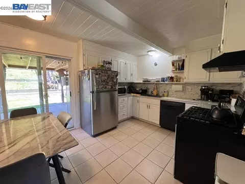 474 La Jolla St, Vallejo, CA 94591 photo 6