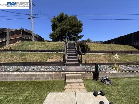 474 La Jolla St, Vallejo, CA 94591 photo 3