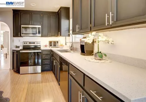 Kitchen - 7 Cliff Walk, Vallejo, CA 94591 photo 1 of 1