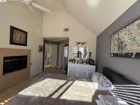 Bedroom - 7 Cliff Walk, Vallejo, CA 94591 photo 1 of 3