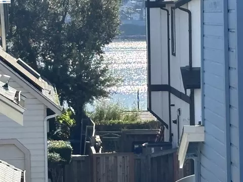 View/Area - 7 Cliff Walk, Vallejo, CA 94591 photo 2 of 3