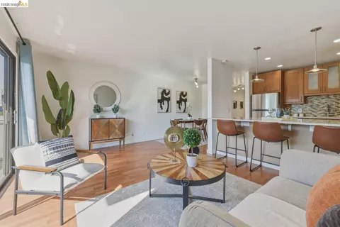 5 Embarcadero W #126, Oakland, CA 94607