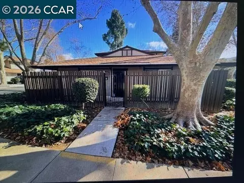 5451 Roundtree Pl #F, Concord, CA 94521