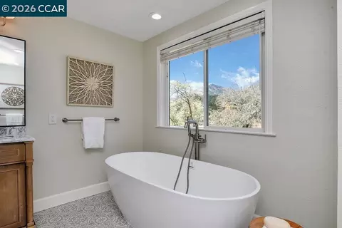 Bath - 4161 Leon Dr, Clayton, CA 94517 photo 2 of 7