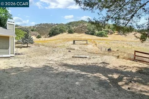 Exterior - 4161 Leon Dr, Clayton, CA 94517 photo 5 of 8