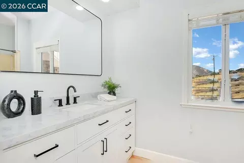 Bath - 4161 Leon Dr, Clayton, CA 94517 photo 6 of 7