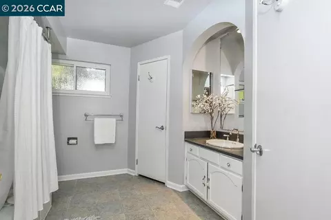 Bath - 261 Appalachian Dr, Martinez, CA 94553 photo 2 of 4
