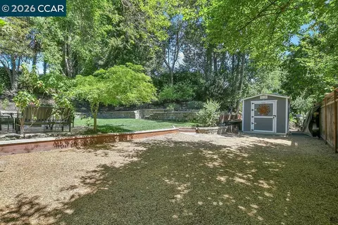 Exterior - 261 Appalachian Dr, Martinez, CA 94553 photo 16 of 22