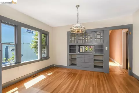 Living - 2418 Jefferson Ave, Berkeley, CA 94703 photo 3 of 4