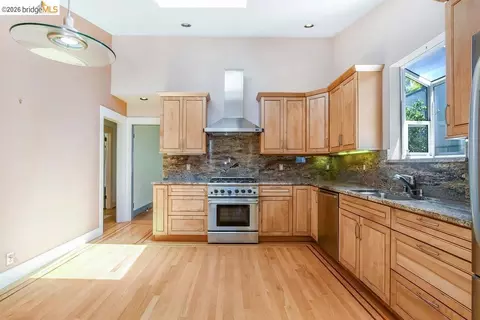 Kitchen - 2418 Jefferson Ave, Berkeley, CA 94703 photo 3 of 3