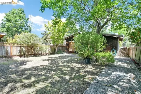 Exterior - 2418 Jefferson Ave, Berkeley, CA 94703 photo 6 of 8