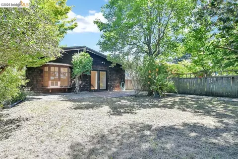 Exterior - 2418 Jefferson Ave, Berkeley, CA 94703 photo 5 of 8