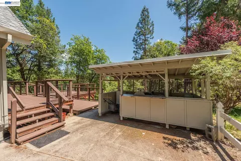 Exterior - 891 Salt Flat Rd, Lewiston, CA 96052 photo 13 of 18