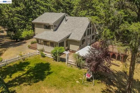 Exterior - 891 Salt Flat Rd, Lewiston, CA 96052 photo 2 of 18