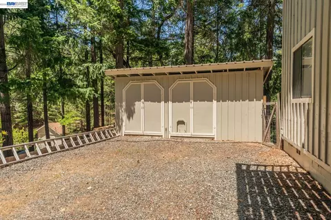 Exterior - 891 Salt Flat Rd, Lewiston, CA 96052 photo 16 of 18