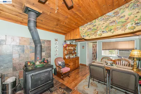 Dining - 891 Salt Flat Rd, Lewiston, CA 96052 photo 4 of 6