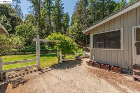 Exterior - 891 Salt Flat Rd, Lewiston, CA 96052 photo 12 of 18