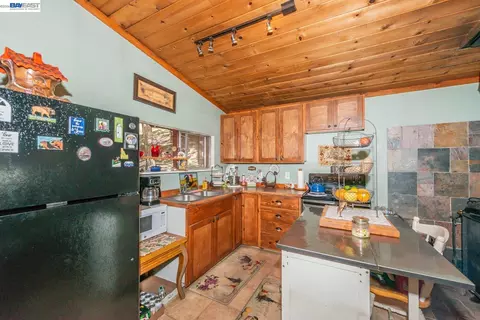 Kitchen - 891 Salt Flat Rd, Lewiston, CA 96052 photo 4 of 4