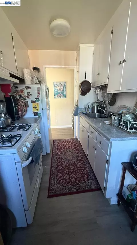 Kitchen - 1536 Carleton St, Berkeley, CA 94703 photo 4 of 5