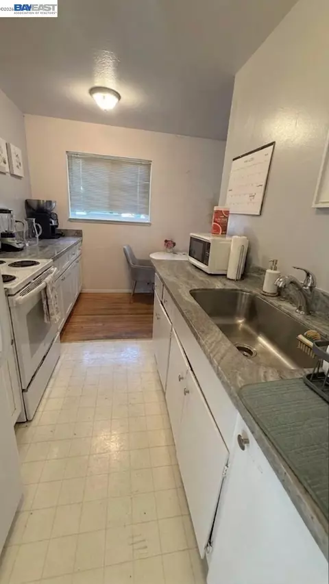 Kitchen - 1536 Carleton St, Berkeley, CA 94703 photo 1 of 5