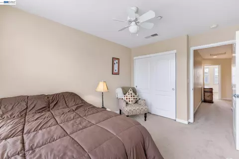 Bedroom - 655 Veranda Cir, Hayward, CA 94541 photo 8 of 8