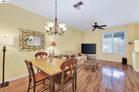 Dining - 655 Veranda Cir, Hayward, CA 94541 photo 2 of 2