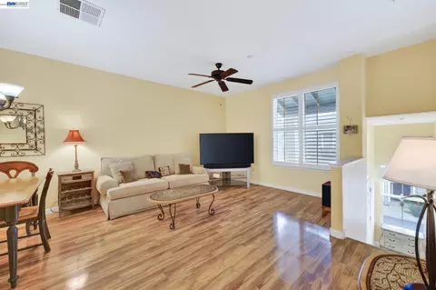 Living - 655 Veranda Cir, Hayward, CA 94541 photo 1 of 3